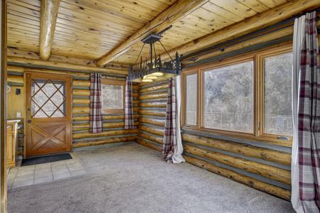 7915 Topeka Ave, Cascade, CO 80809